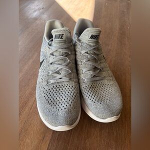 Nike Light Gray Knit lunarlon Running Shoes